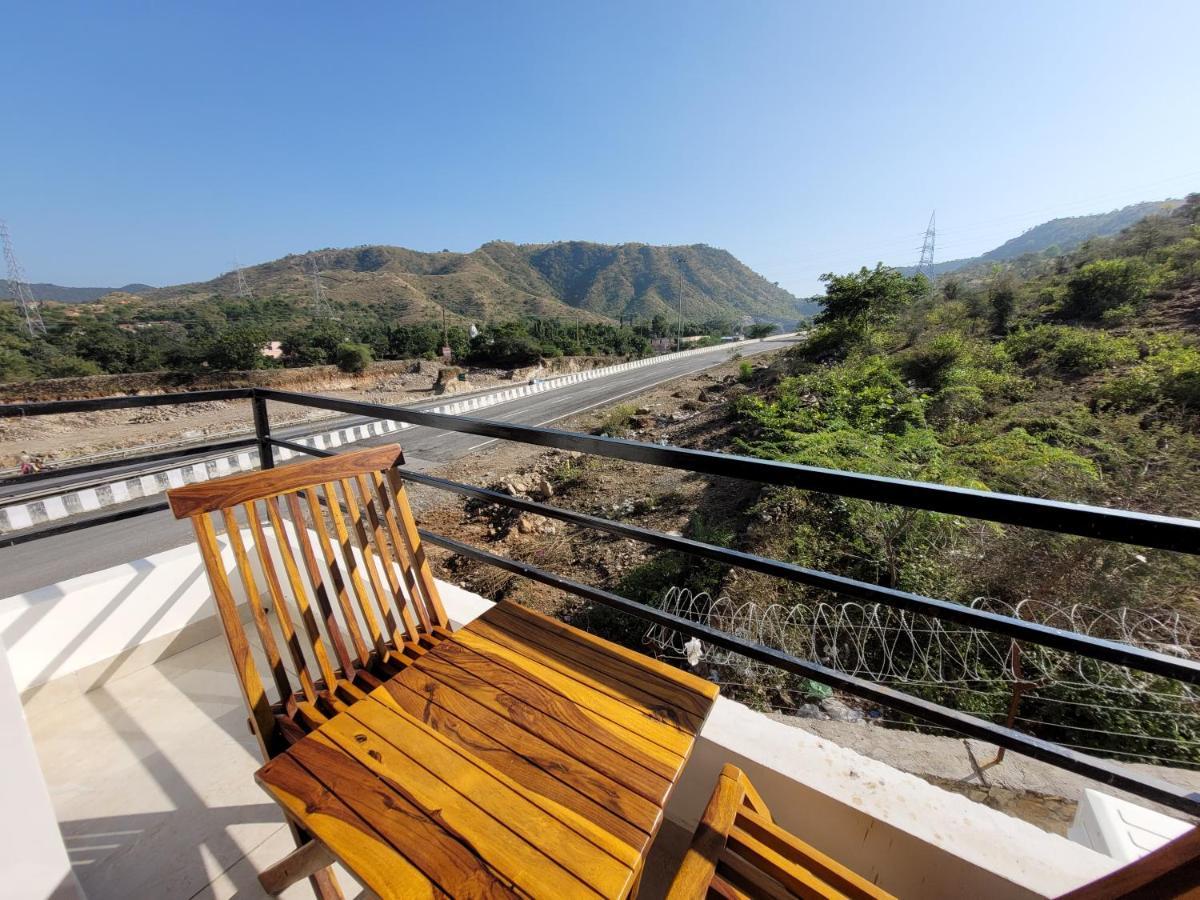 Aura Gold Resort Udaipur Exterior foto