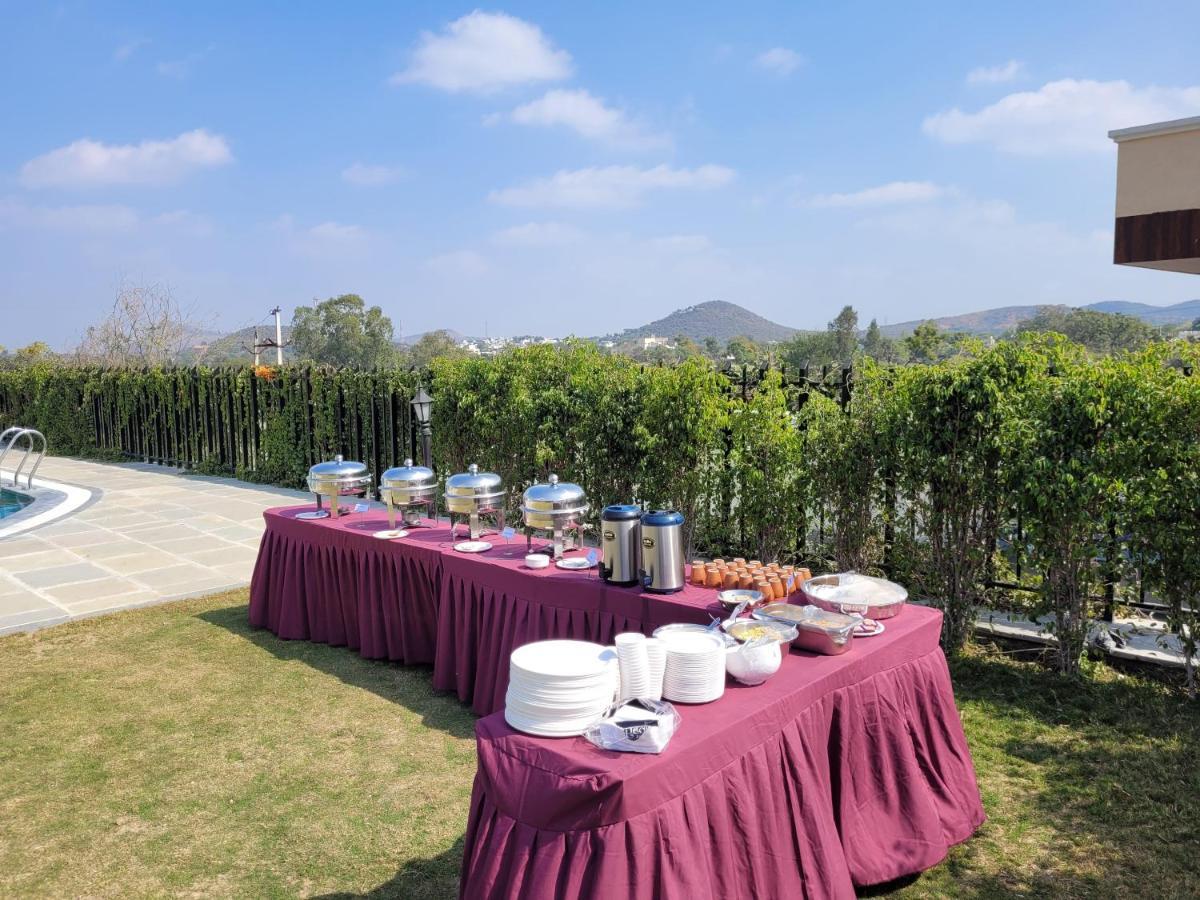 Aura Gold Resort Udaipur Exterior foto
